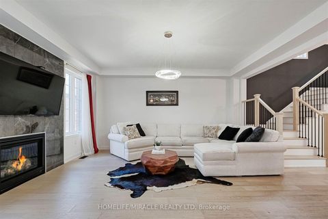 Photo 4 at 50 Chorus Crescent, Kleinburg, Vaughan