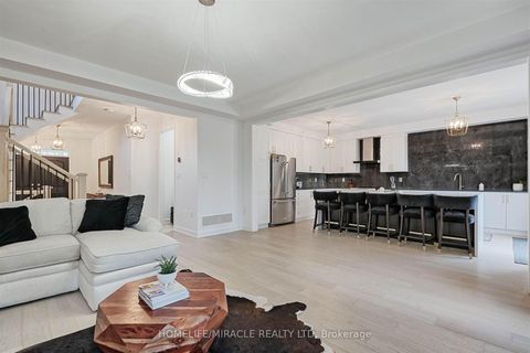 Photo 7 at 50 Chorus Crescent, Kleinburg, Vaughan