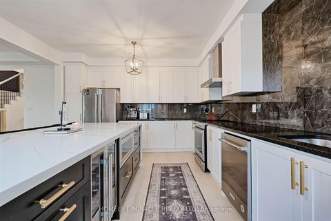 Photo 10 at 50 Chorus Crescent, Kleinburg, Vaughan