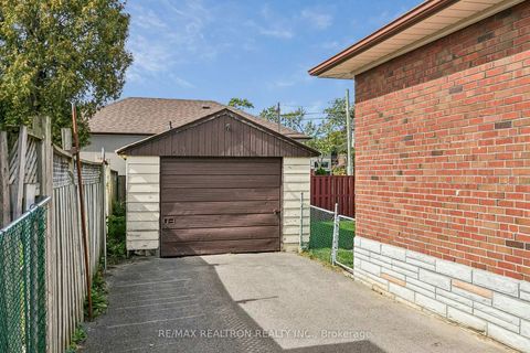 Photo 23 at 96 Commonwealth Avenue, Kennedy Park, Toronto