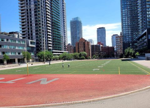 Photo 2 at 906 - 25 Broadway Avenue, Mount Pleasant West, Toronto
