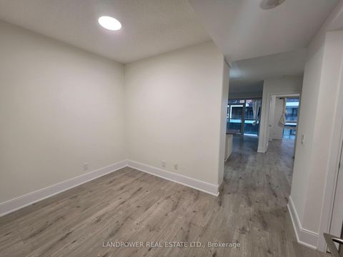 Photo 10 at 906 - 25 Broadway Avenue, Mount Pleasant West, Toronto