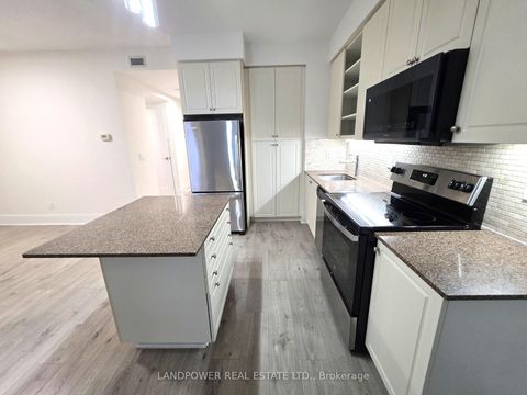 Photo 19 at 906 - 25 Broadway Avenue, Mount Pleasant West, Toronto