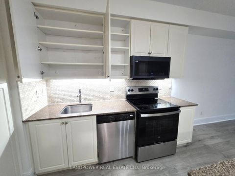 Photo 20 at 906 - 25 Broadway Avenue, Mount Pleasant West, Toronto