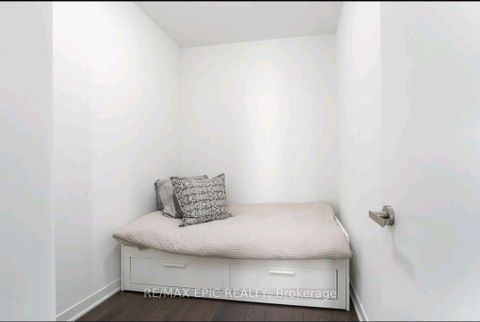 Photo 6 at 5705 - 100 Harbour Street, Waterfront Communities C1, Toronto