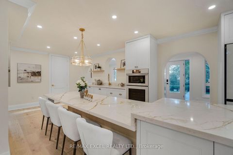 Photo 8 at 599 Conacher Drive, Newtonbrook East, Toronto