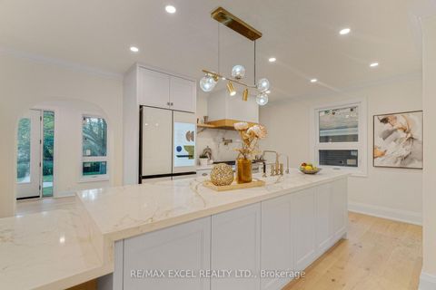 Photo 9 at 599 Conacher Drive, Newtonbrook East, Toronto