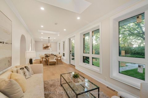 Photo 14 at 599 Conacher Drive, Newtonbrook East, Toronto