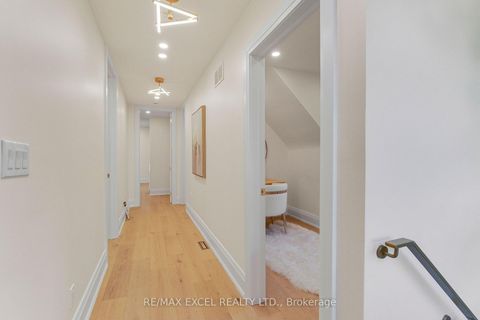 Photo 17 at 599 Conacher Drive, Newtonbrook East, Toronto