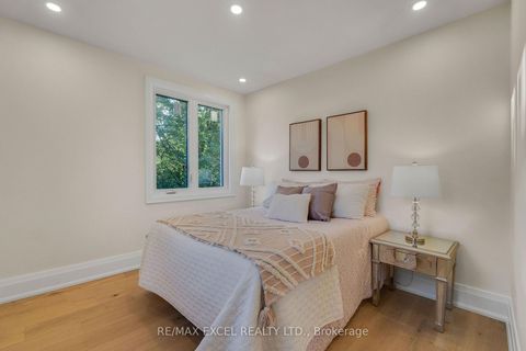 Photo 18 at 599 Conacher Drive, Newtonbrook East, Toronto