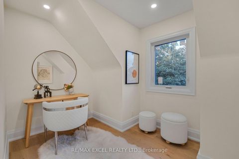Photo 19 at 599 Conacher Drive, Newtonbrook East, Toronto