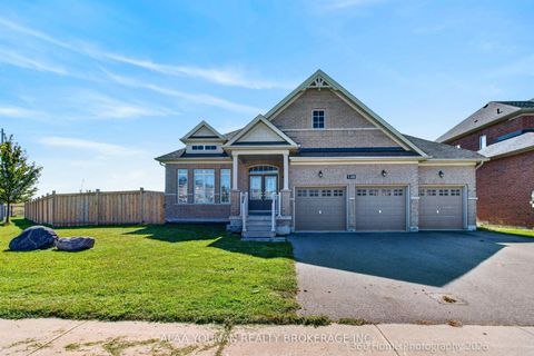 Photo 2 at 140 Copeland Crescent, Cookstown, Innisfil