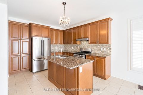 Photo 5 at 140 Copeland Crescent, Cookstown, Innisfil