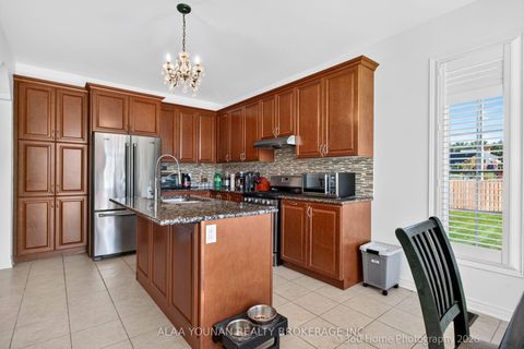 Photo 10 at 140 Copeland Crescent, Cookstown, Innisfil