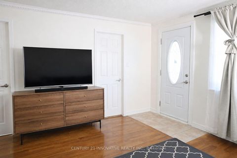 Photo 2 at 101 Heale Avenue, Cliffside, Toronto