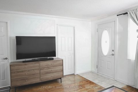 Photo 3 at 101 Heale Avenue, Cliffside, Toronto