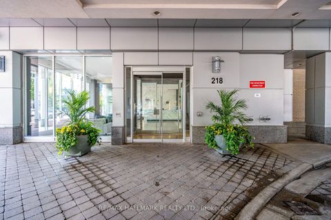Photo 1 at 402 - 218 Queens Quay W, Waterfront Communities C1, Toronto