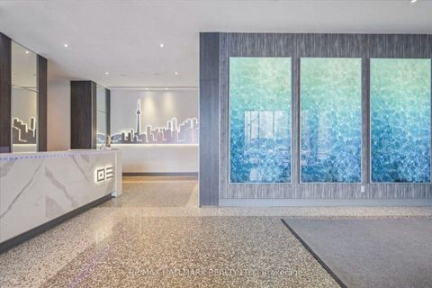 Photo 4 at 402 - 218 Queens Quay W, Waterfront Communities C1, Toronto