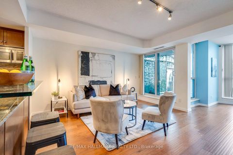 Photo 6 at 402 - 218 Queens Quay W, Waterfront Communities C1, Toronto