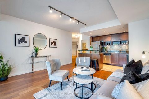 Photo 8 at 402 - 218 Queens Quay W, Waterfront Communities C1, Toronto