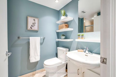 Photo 19 at 402 - 218 Queens Quay W, Waterfront Communities C1, Toronto