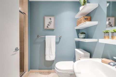Photo 20 at 402 - 218 Queens Quay W, Waterfront Communities C1, Toronto
