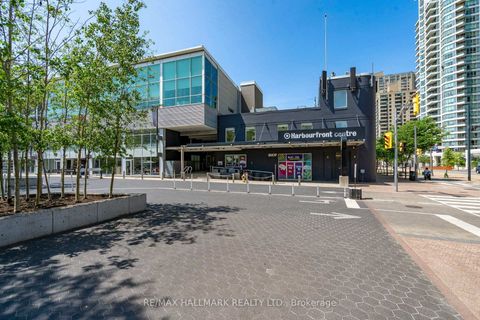Photo 34 at 402 - 218 Queens Quay W, Waterfront Communities C1, Toronto