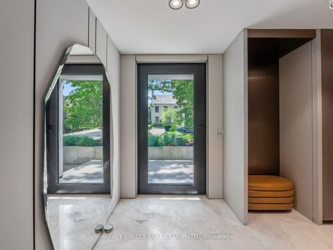 Photo 2 at 75 Ardwold Gate, Casa Loma, Toronto