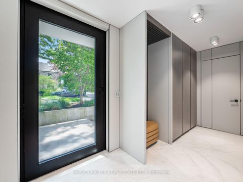 Photo 3 at 75 Ardwold Gate, Casa Loma, Toronto