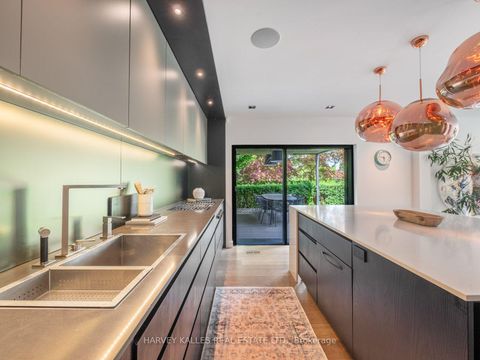 Photo 23 at 75 Ardwold Gate, Casa Loma, Toronto