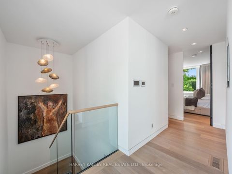 Photo 33 at 75 Ardwold Gate, Casa Loma, Toronto
