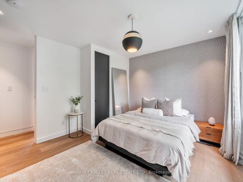 Photo 36 at 75 Ardwold Gate, Casa Loma, Toronto