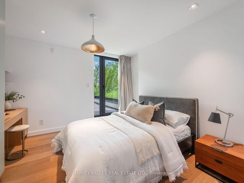 Photo 38 at 75 Ardwold Gate, Casa Loma, Toronto