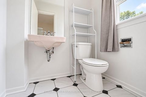 Photo 4 at 3 - 9 Gosford Boulevard, Black Creek, Toronto