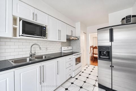Photo 6 at 3 - 9 Gosford Boulevard, Black Creek, Toronto