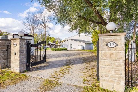 Photo 3 at 8 Mac Avenue, Keswick South, Georgina