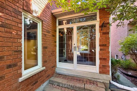 Photo 1 at 33 Desert View Crescent, Westbrook, Richmond Hill
