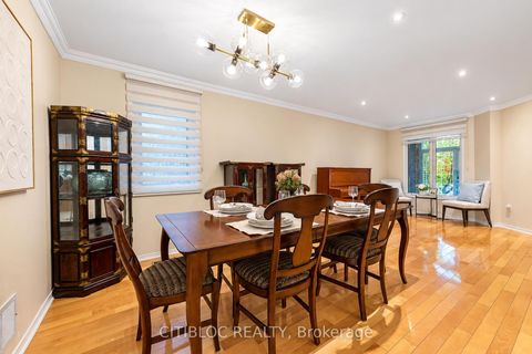 Photo 5 at 33 Desert View Crescent, Westbrook, Richmond Hill