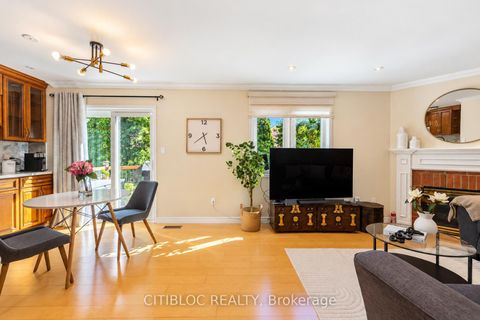 Photo 8 at 33 Desert View Crescent, Westbrook, Richmond Hill