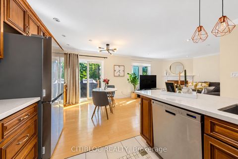 Photo 15 at 33 Desert View Crescent, Westbrook, Richmond Hill