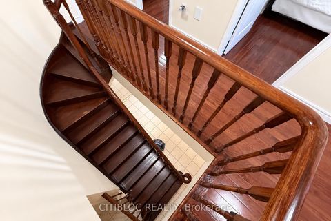 Photo 17 at 33 Desert View Crescent, Westbrook, Richmond Hill