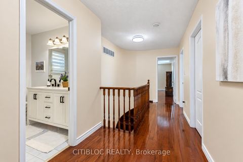 Photo 18 at 33 Desert View Crescent, Westbrook, Richmond Hill