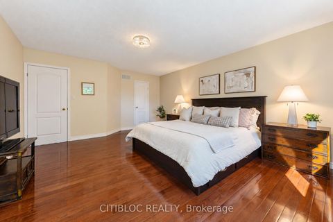 Photo 20 at 33 Desert View Crescent, Westbrook, Richmond Hill