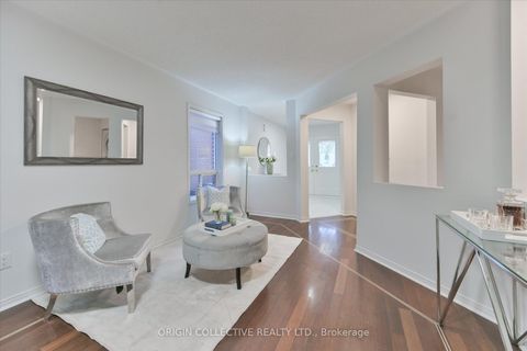 Photo 3 at 156 Monteith Crescent, Maple, Vaughan