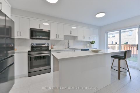 Photo 10 at 156 Monteith Crescent, Maple, Vaughan