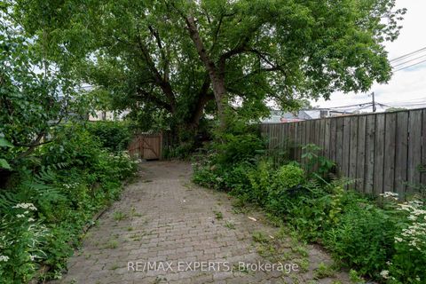 Photo 32 at 382 Bathurst Street, Bellwoods, Toronto