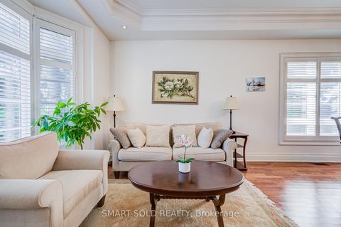 Photo 6 at 6 Brill Crescent, Newtonbrook West, Toronto