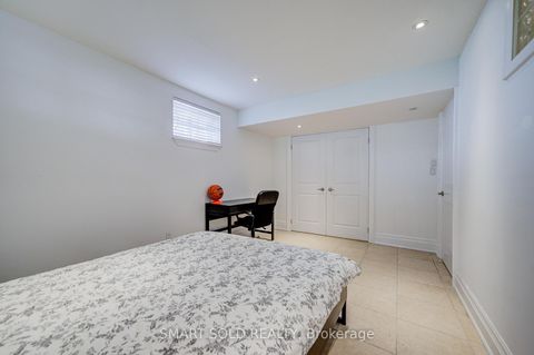 Photo 40 at 6 Brill Crescent, Newtonbrook West, Toronto