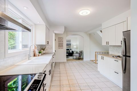 Photo 13 at 90 Euclid Avenue, Highland Creek, Toronto