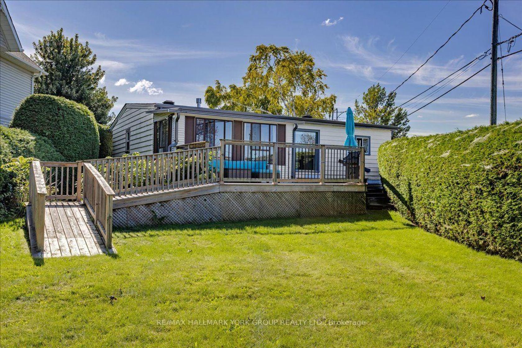 525 Lake Drive E, Historic Lakeshore Communities, Georgina photo number 2
